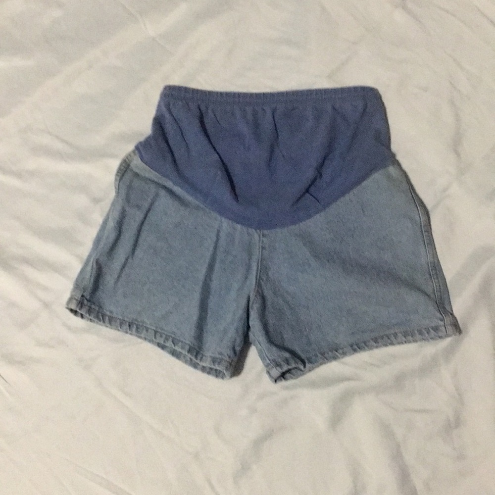 Maternity shorts